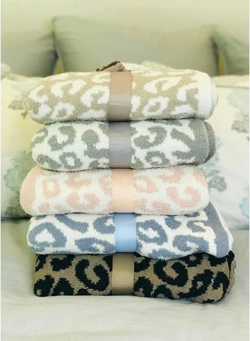 Comfy Luxe Blankets Avenue 413 Boutique